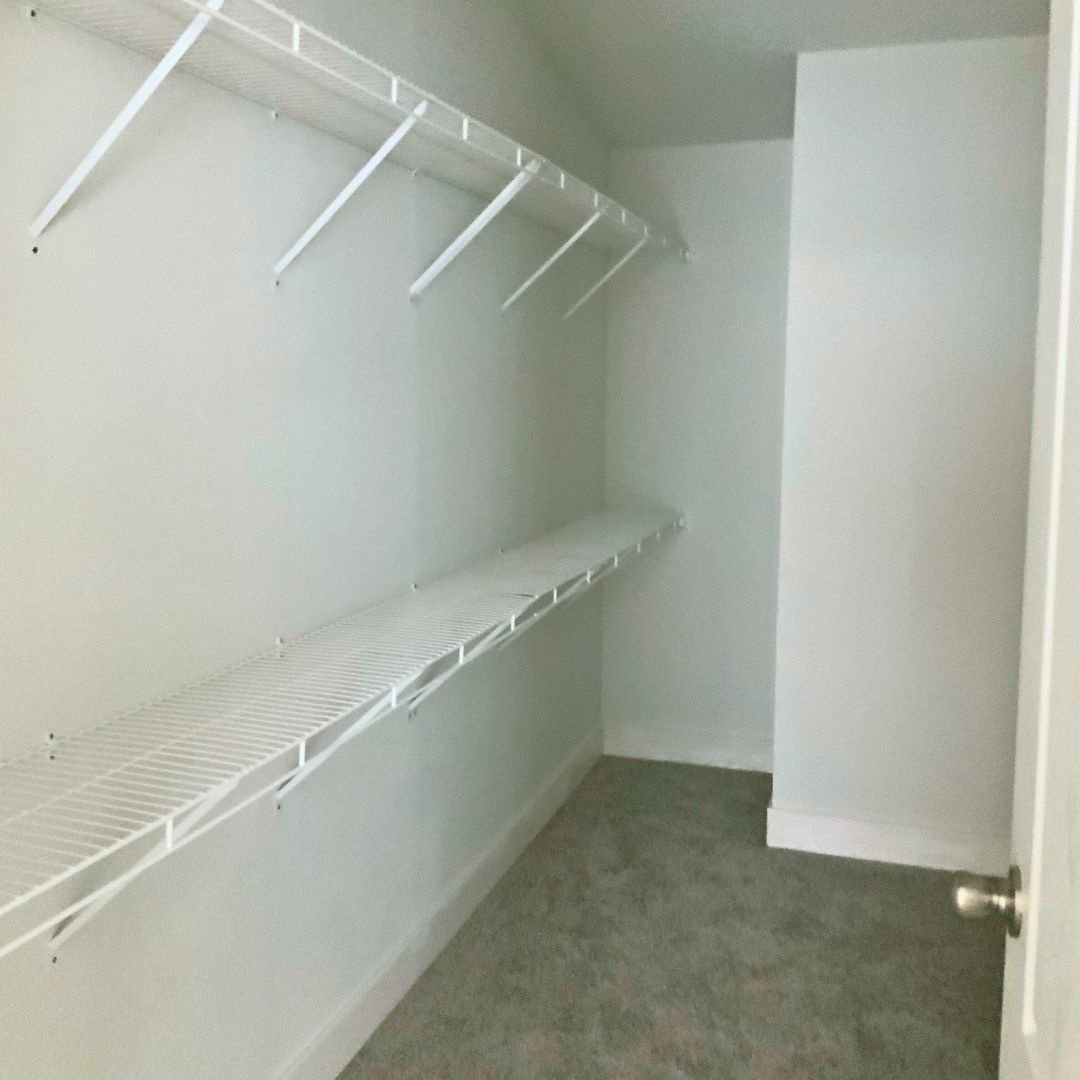 SAV 78 Closet SAV 78 Closet