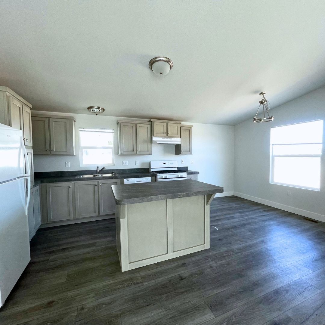 SAV 78 Kitchen and Dining Area SAV 78 Kitchen and Dining Area