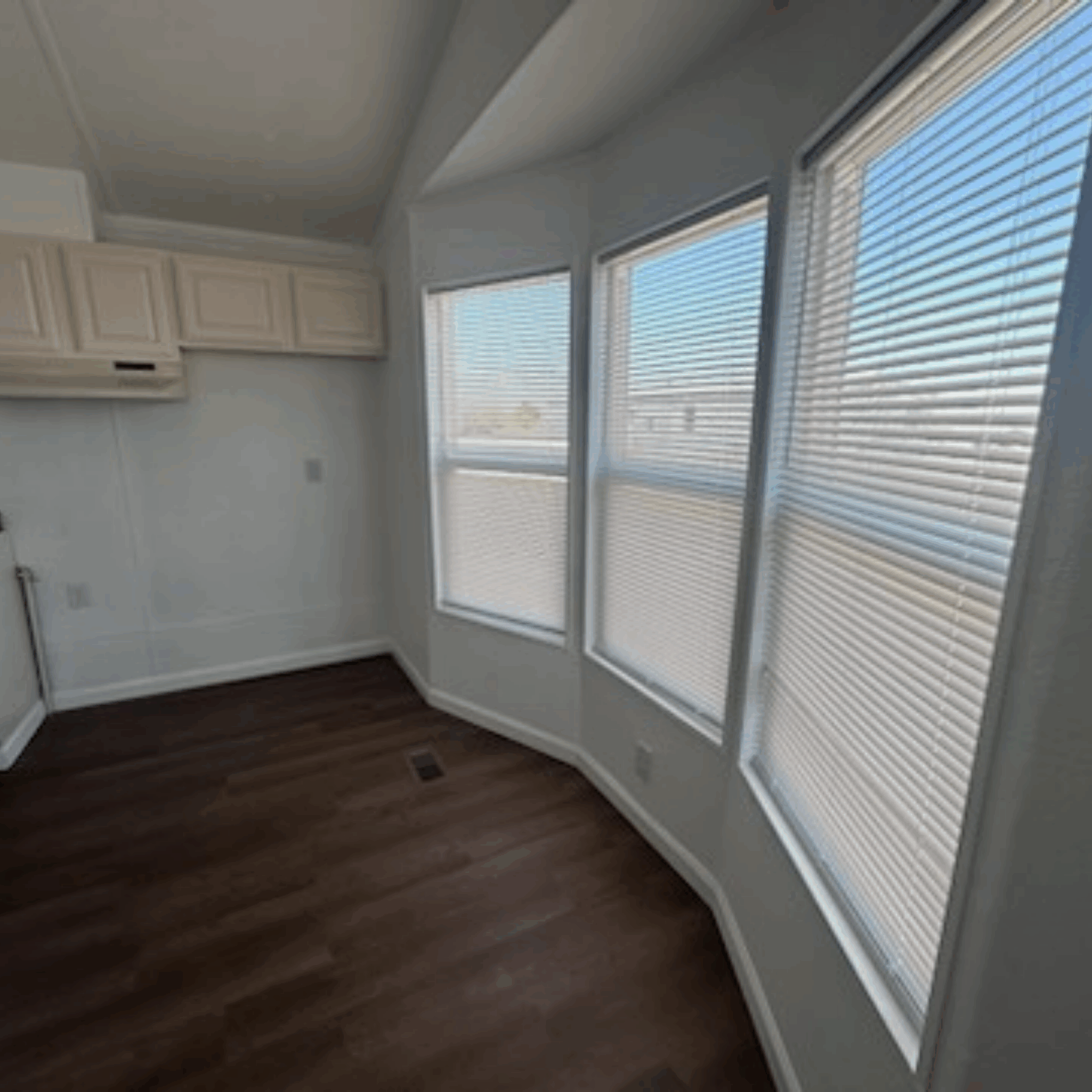 Coronado Home 41 Living Room (1)