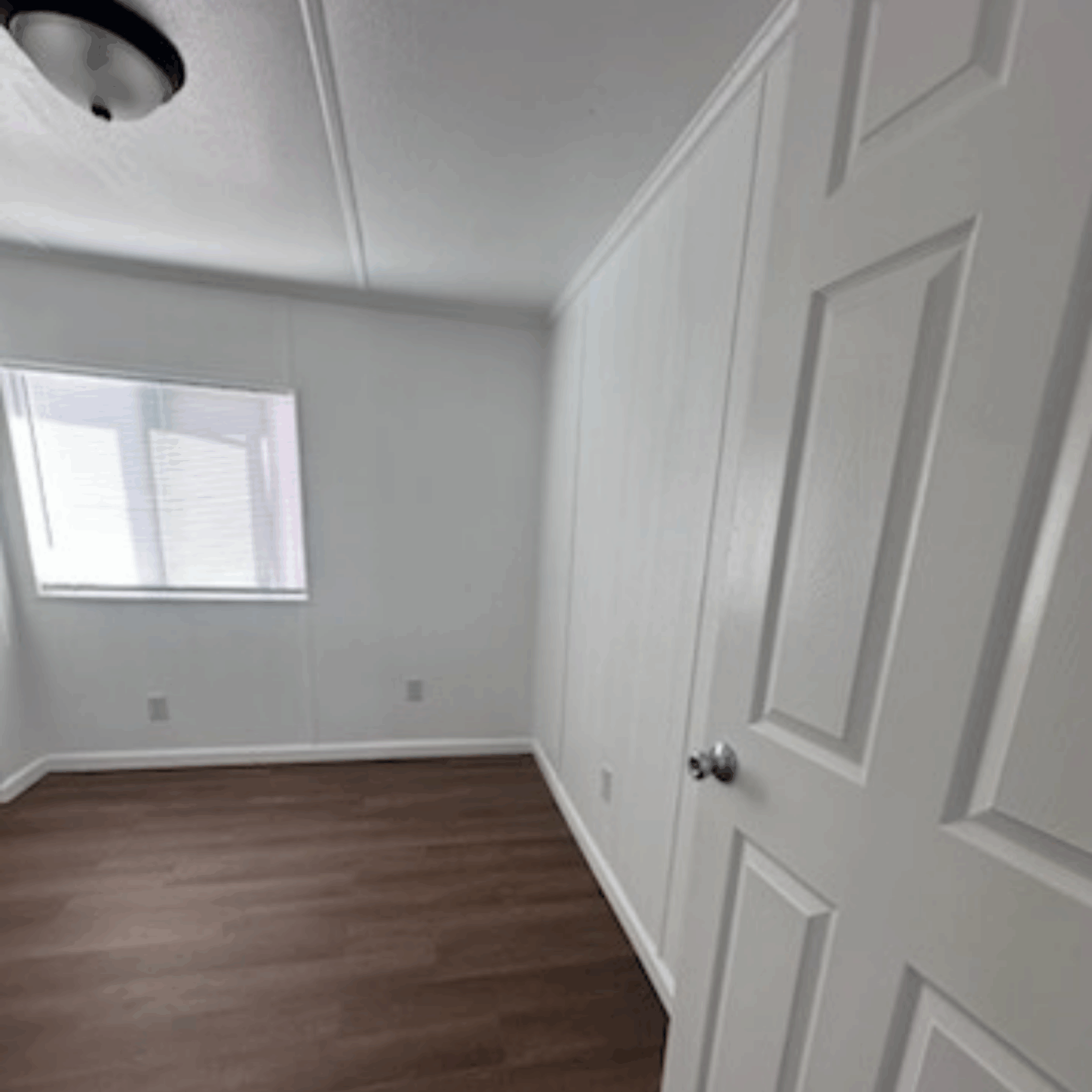 Coronado Home 41 Living Room (3)