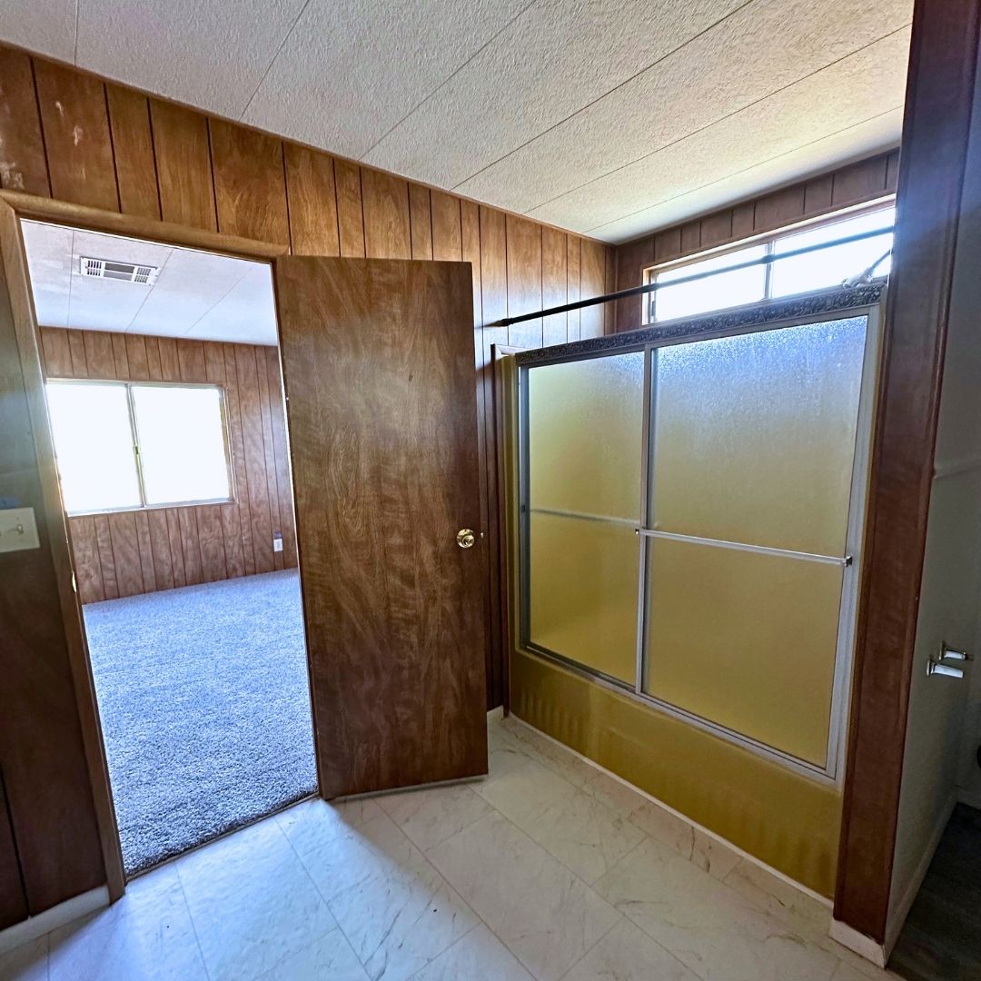 RVV Home 83 Bathroom #1 RVV Home 83 Bathroom #1