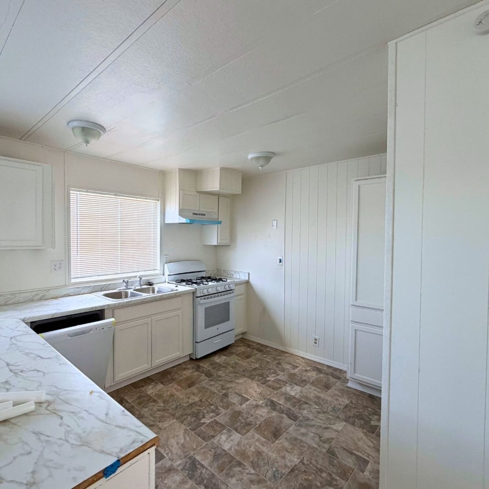 SEM Home 41 Kitchen (2)