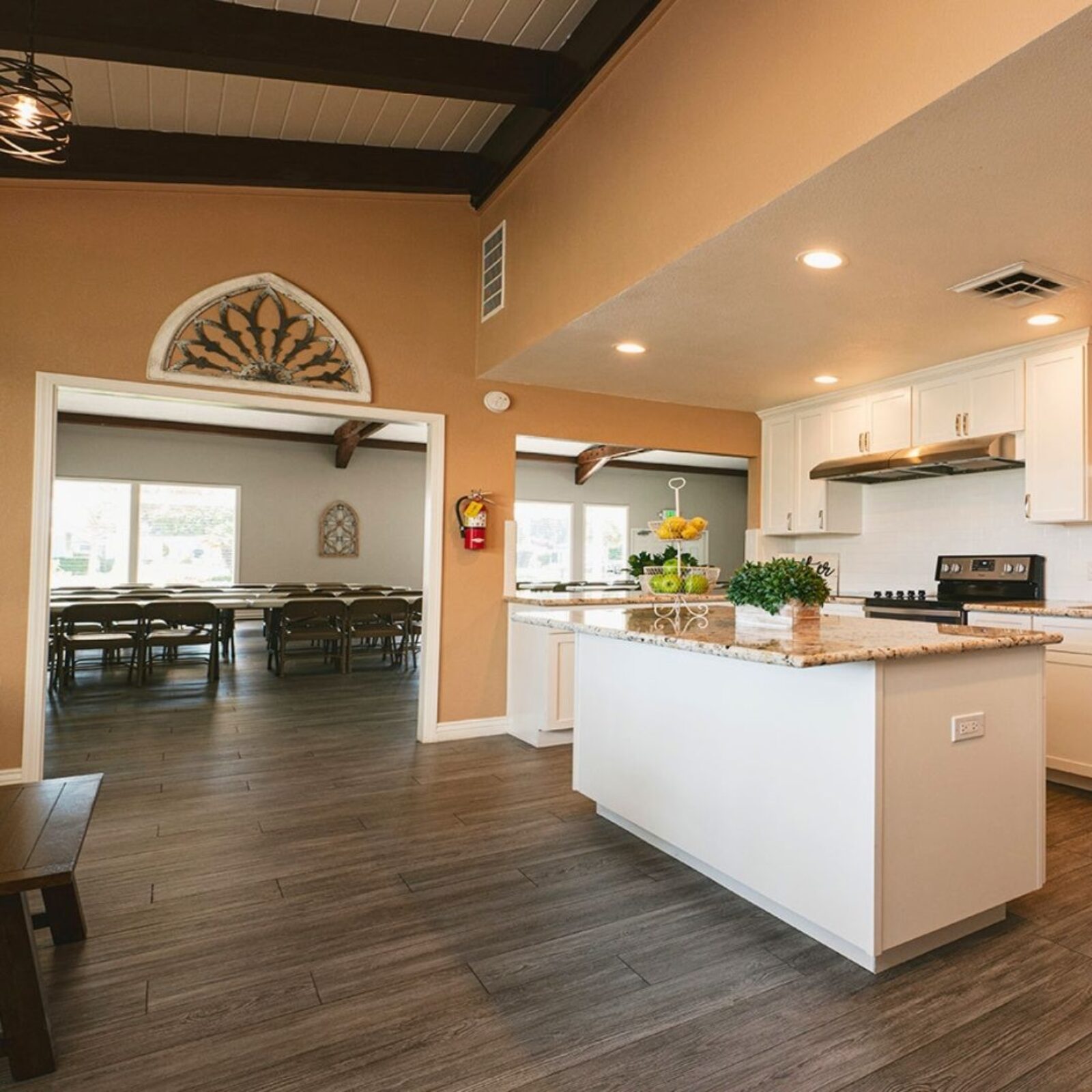 CON Kitchen & Clubhouse