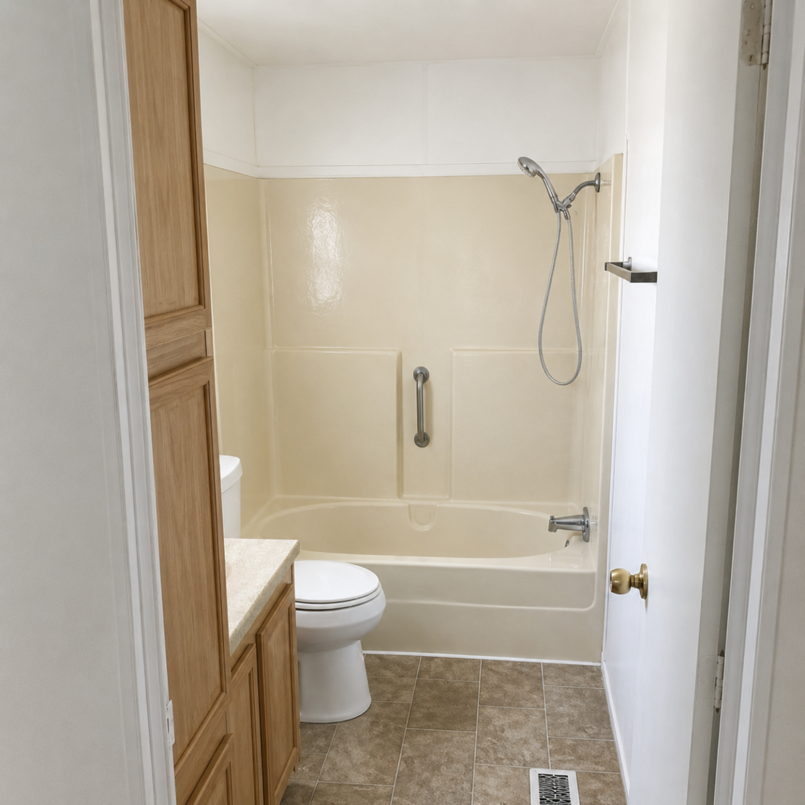 RMM 22 Master bathroom